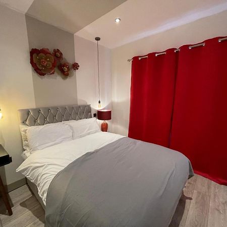 Letzi Premium Cozy Retreat Private En-Suite Rooms, Wembley Londres Exterior foto
