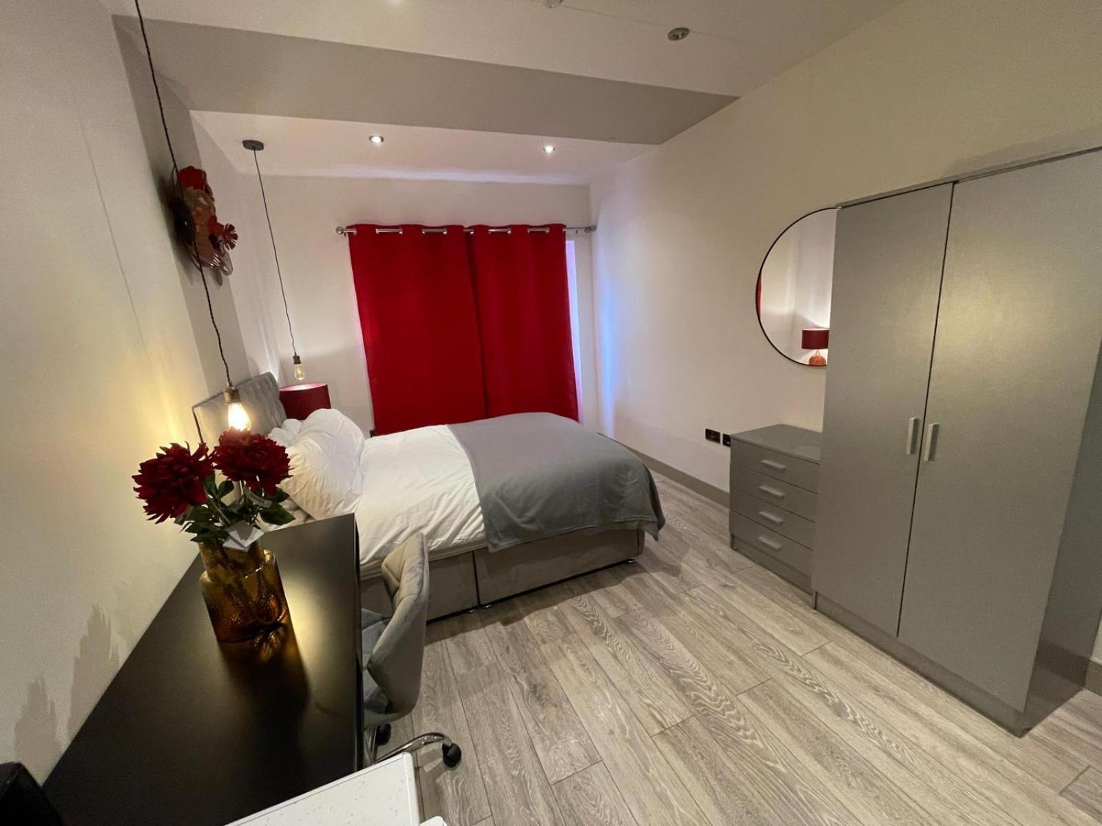 Letzi Premium Cozy Retreat Private En-Suite Rooms, Wembley Londres Exterior foto